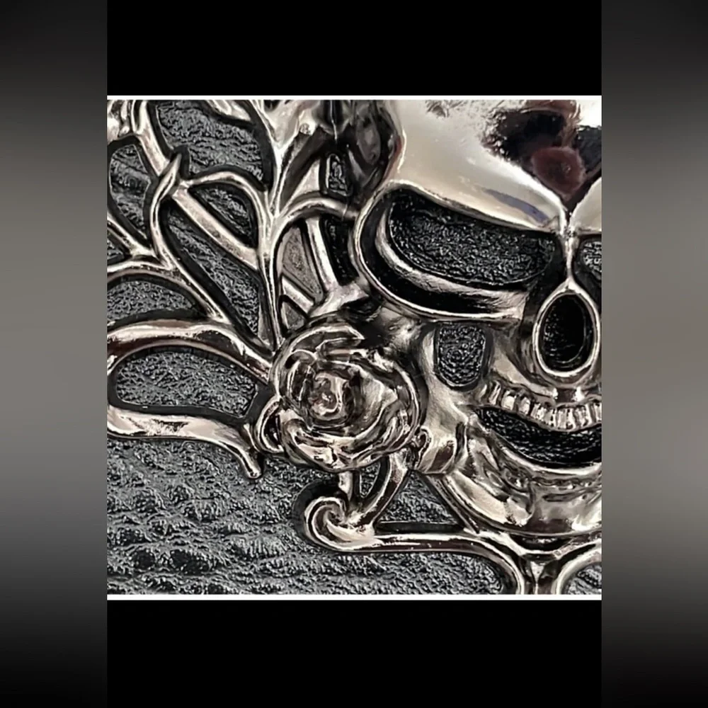 3-D metal Skull Head Zip Around Vegan Leather Wallet - - Picture 6 of 6